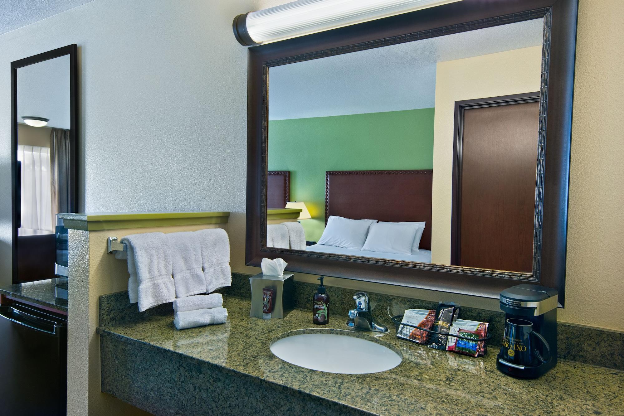 Oxford Suites Хермистон Экстерьер фото