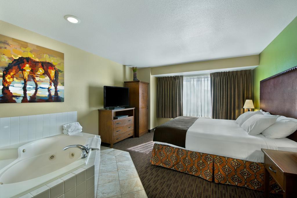 Oxford Suites Хермистон Экстерьер фото