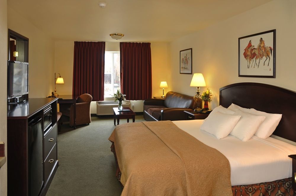 Oxford Suites Хермистон Экстерьер фото