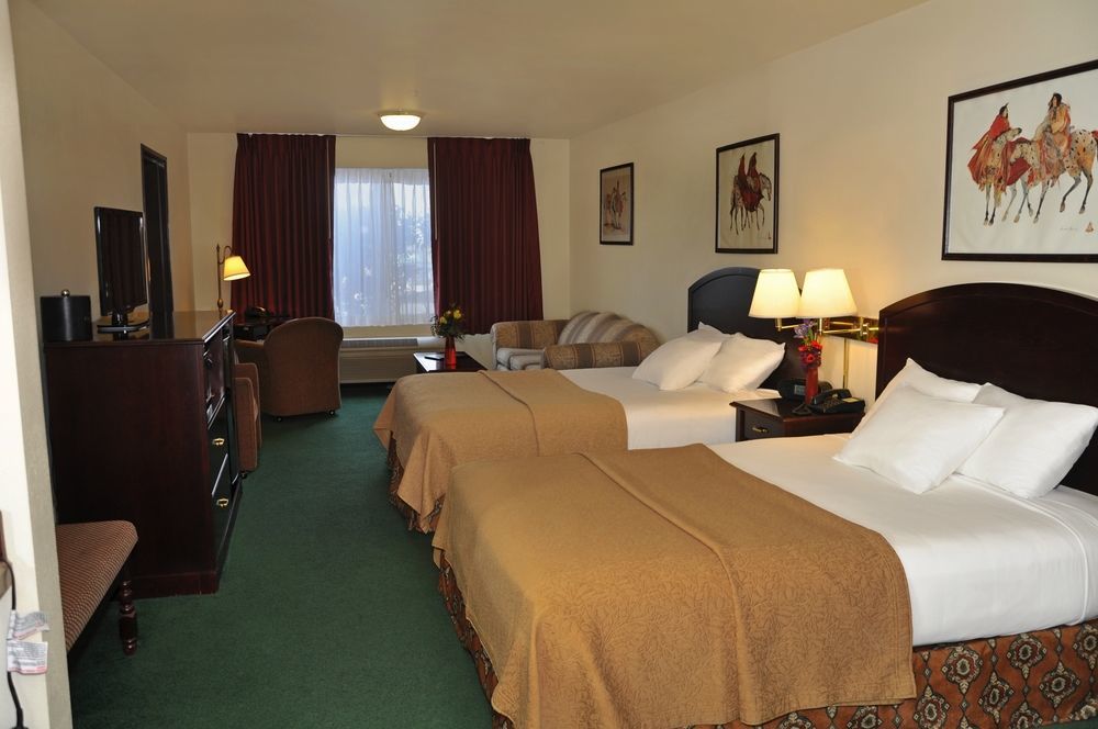 Oxford Suites Хермистон Экстерьер фото