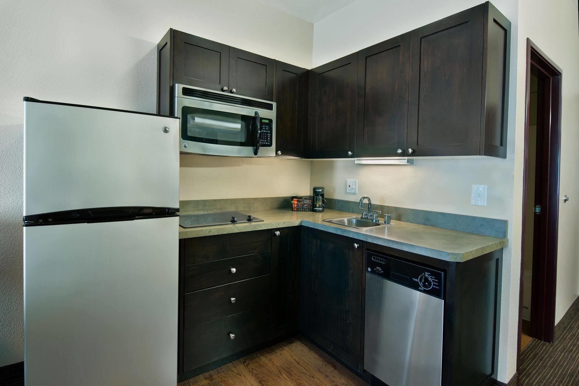Oxford Suites Хермистон Экстерьер фото